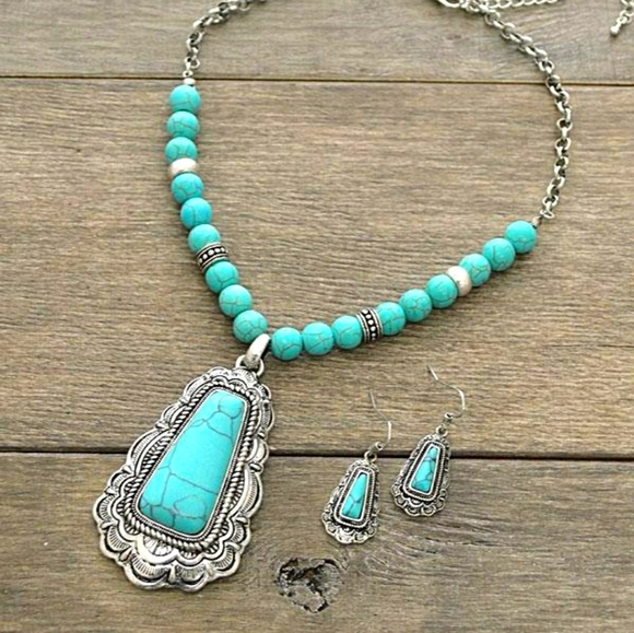 Turquoise necklace and earring set - Picture 1 of 1